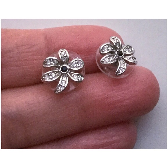 Nordstrom Jewelry - Nordstrom Flower Stud Earrings Clear Black Crystal
